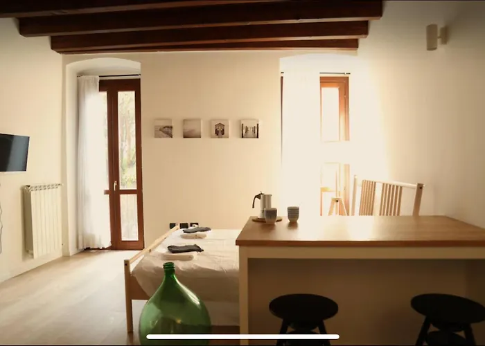 Lägenhet Adorabile E Accogliente Mini A 300m Dalla Loggia